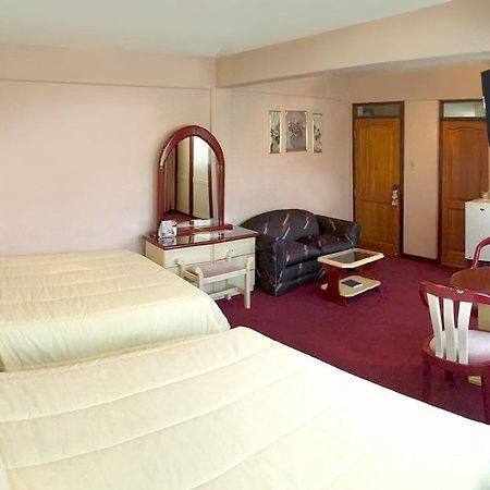 Americana Hotel コチャバンバ エクステリア 写真