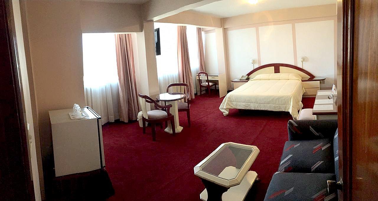 Americana Hotel コチャバンバ エクステリア 写真