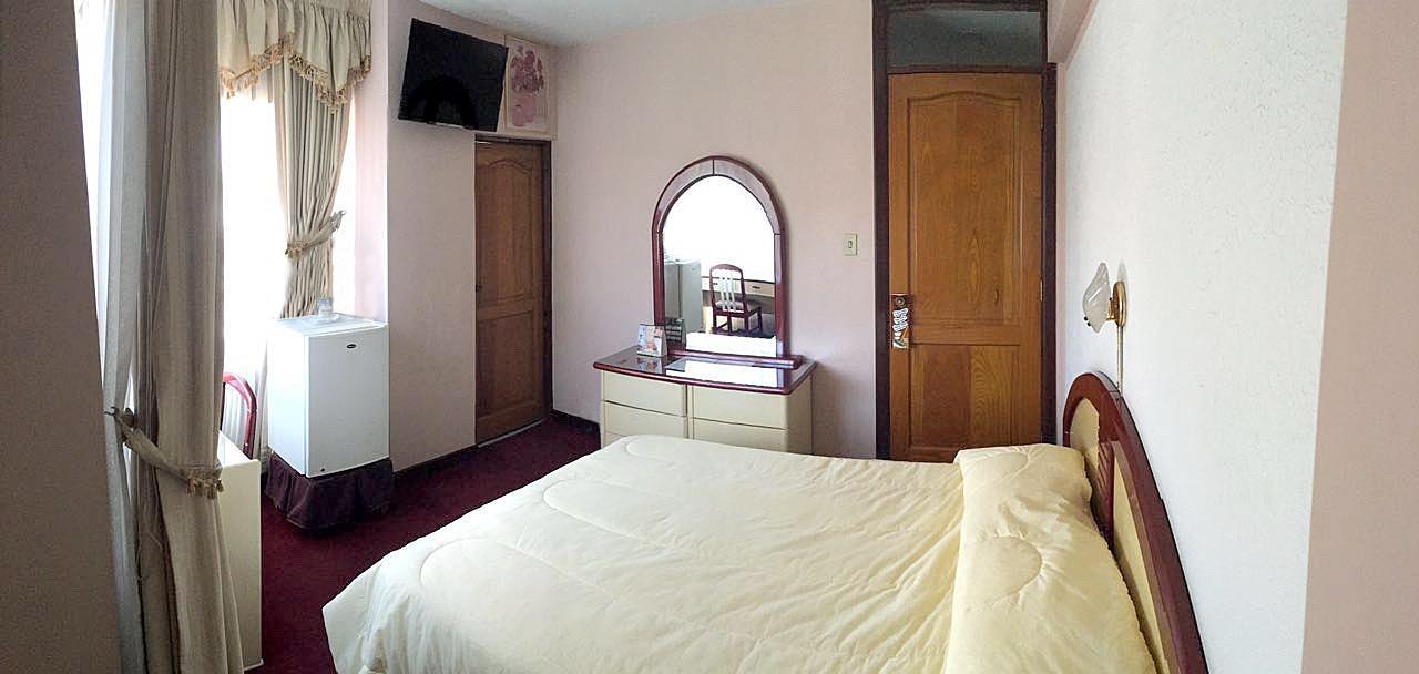 Americana Hotel コチャバンバ エクステリア 写真